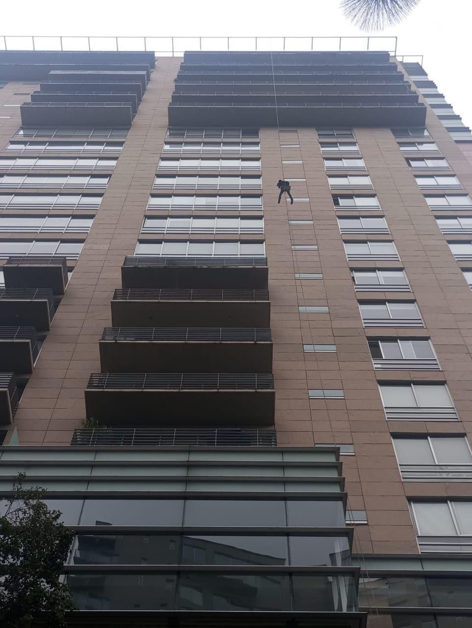 Limpieza de edificio 14